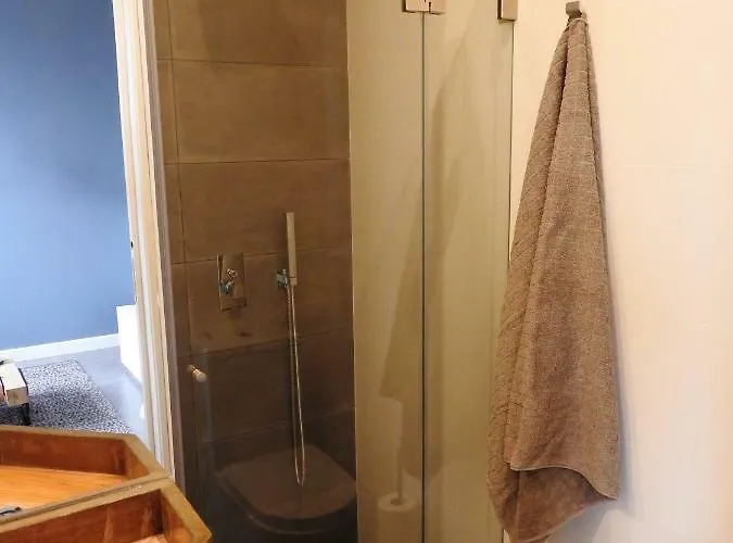 Airport ホステル *