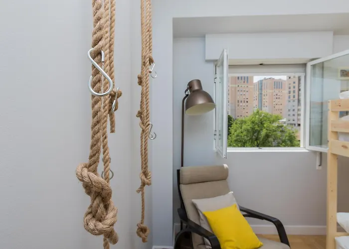 Airport ホステル リスボン